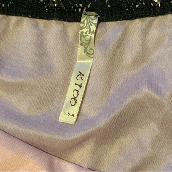 Black Goth Dress With Gold Details And Shimmering. - Picture 5 of 5